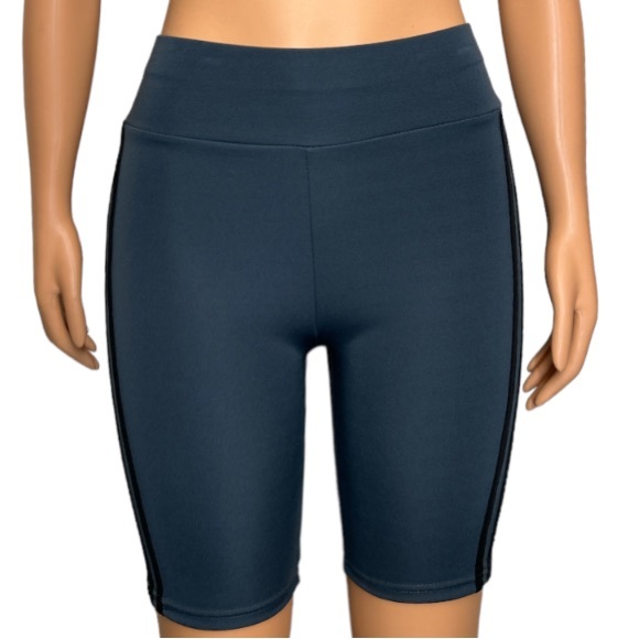 AQ - Sport Activewear Gray Black striped Biker Short 2 piece Set Size M NWT - Picture 12 of 17